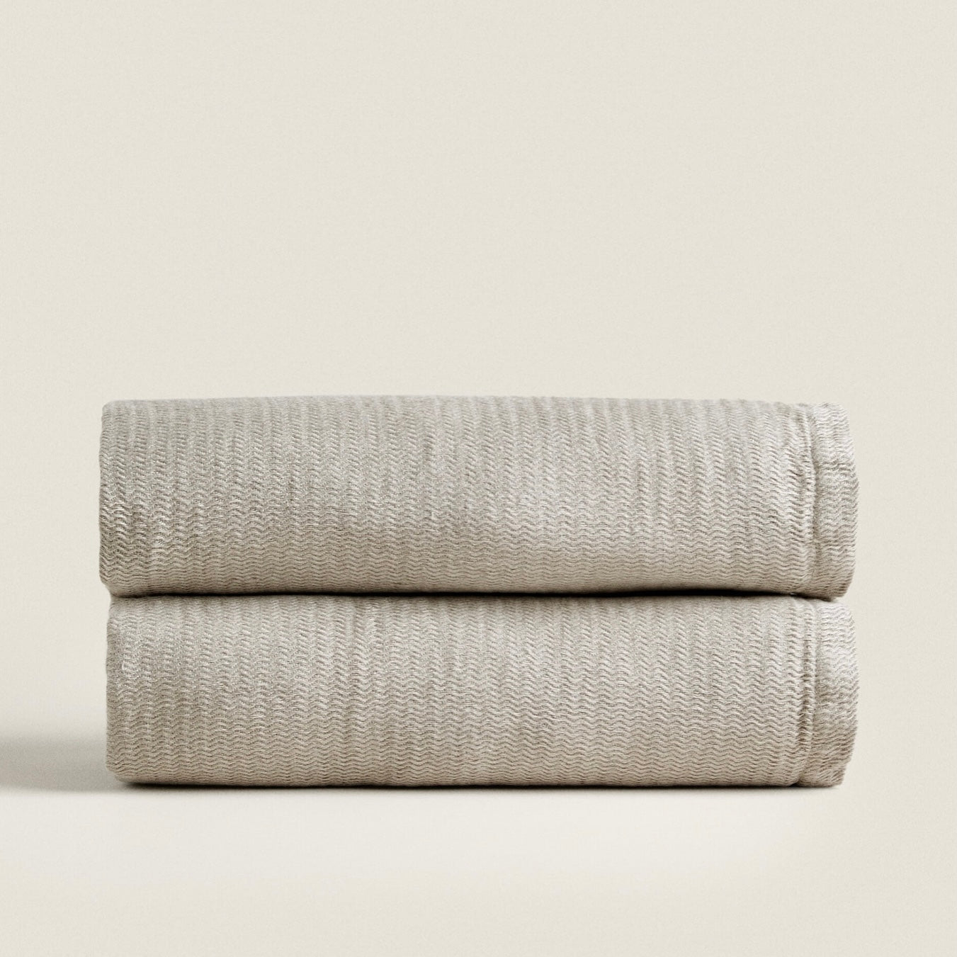 Scalloped Linen Throw