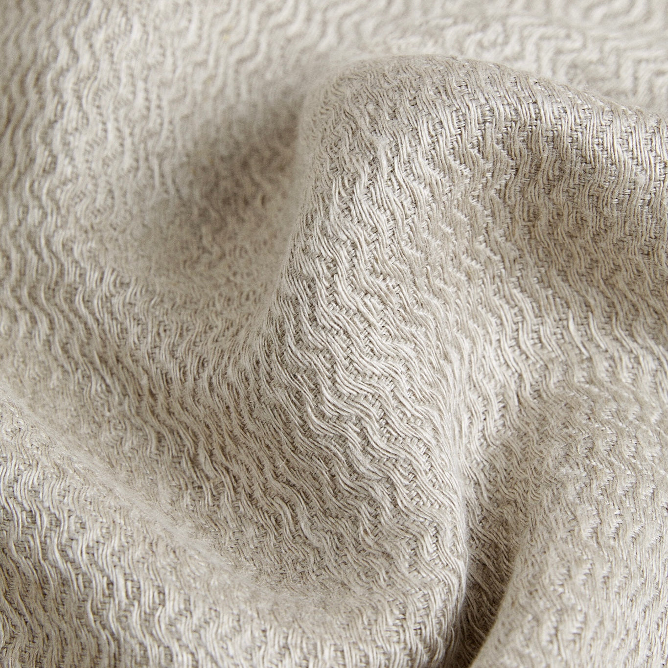 Scalloped Linen Throw