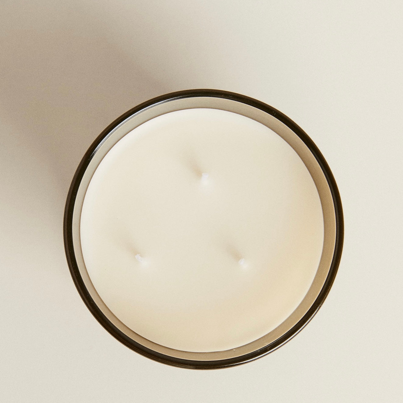 Majestic Oud Scented Candle