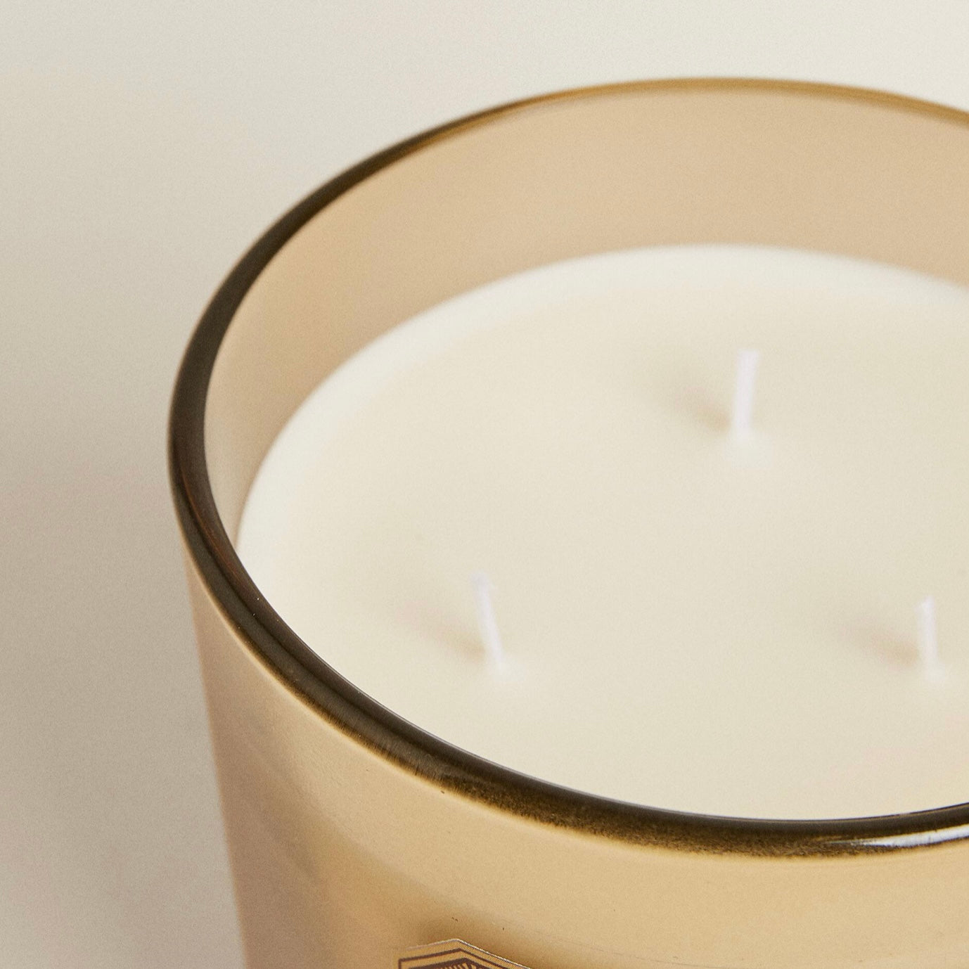 Majestic Oud Scented Candle